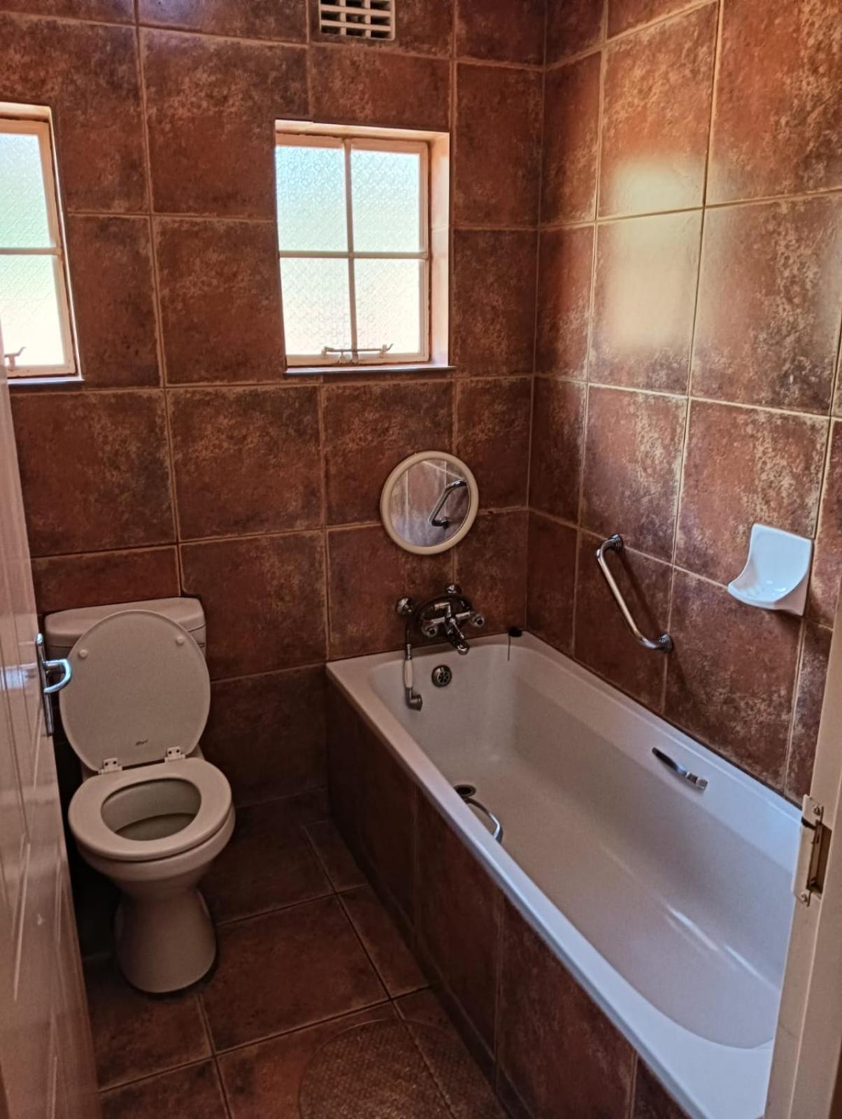 Mumo Lodge Badplaas Bagian luar foto